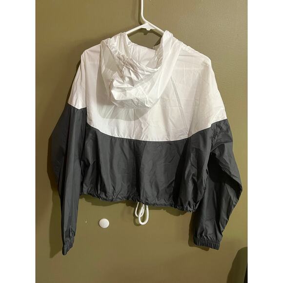Nike cropped light weight jacket XL - Picture 2 of 8